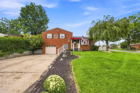 1729 Beryl Dr, Pittsburgh, PA 15227