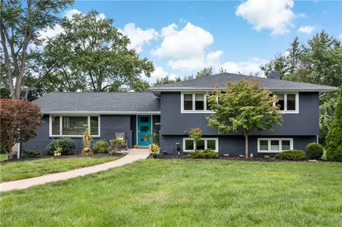 2640 Thorntree Dr, Pittsburgh, PA 15241