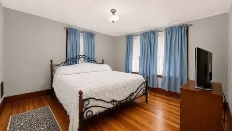 Bedroom - 525 Walnut St, Vandergrift, PA 15690 photo 3 of 7