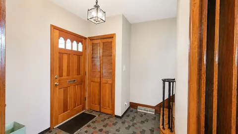 Entry Way - 525 Walnut St, Vandergrift, PA 15690 photo 1 of 3
