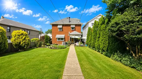 Exterior - 525 Walnut St, Vandergrift, PA 15690 photo 5 of 6