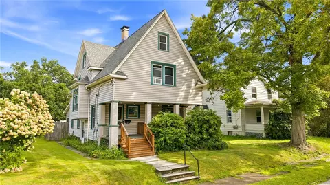 811 Alcoma St, Sharon, PA 16146
