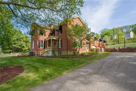 571 W Mcmurray, Canonsburg, PA 15317