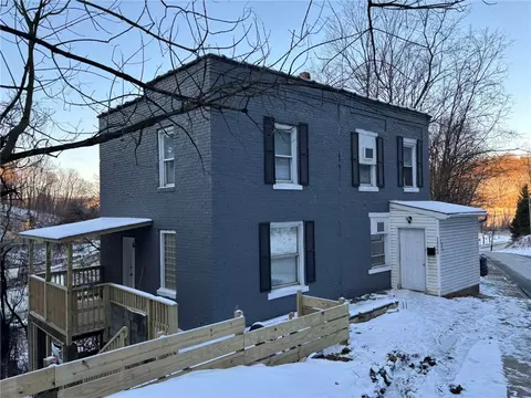 1320 Pioneer Ave, Pittsburgh, PA 15226