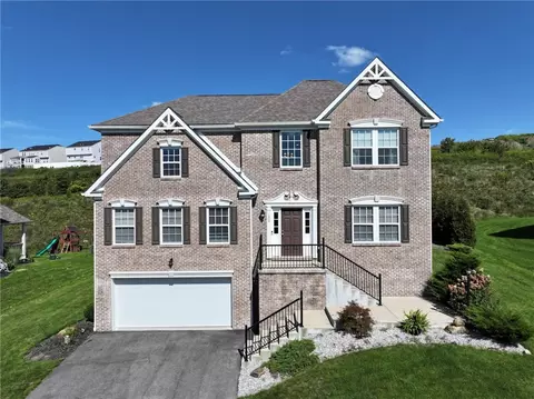 104 Chesapeake Dr, Pleasant Hills, PA 15236
