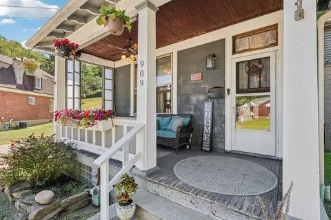 909 Stanton Ave Ext, Pittsburgh, PA 15209
