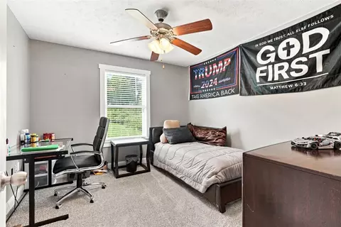 Bedroom - 144 Lockheed Dr, Coraopolis, PA 15108 photo 5 of 5