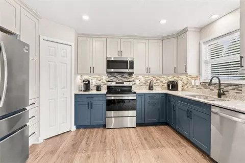 Kitchen - 144 Lockheed Dr, Coraopolis, PA 15108 photo 4 of 4