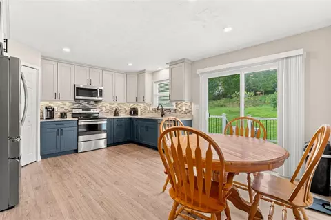 Kitchen - 144 Lockheed Dr, Coraopolis, PA 15108 photo 1 of 4