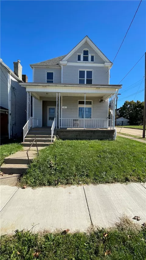 41 S 7th St, Duquesne, PA 15110
