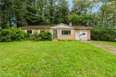 538 Steiner Bridge Rd, Valencia, PA 16059