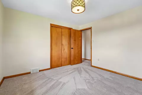Bedroom - 102 Manchester, Irwin, PA 15642 photo 5 of 5