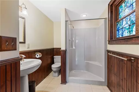 Bath - 1779 Sample, Allison Park, PA 15101 photo 1 of 2