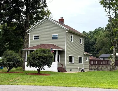 3312 Old Pittsburgh Rd, New Castle, PA 16101