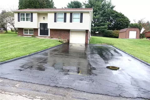 216 Oberlin Dr, Butler, PA 16001