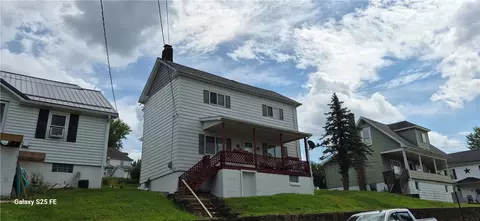 904 N Jefferson St, Connellsville, PA 15425