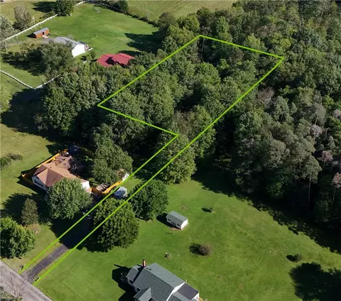 413 Daugherty Rd, Grove City, PA 16127