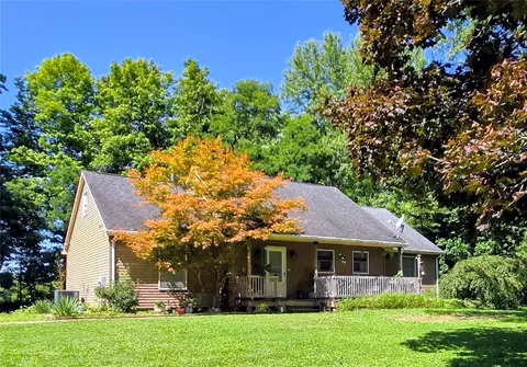 838 Orchard Terrace Dr, New Wilmington, PA 16142