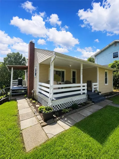 564 Lougeay Rd, Pittsburgh, PA 15235