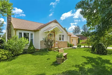167 Oglevee Ln, Connellsville, PA 15425