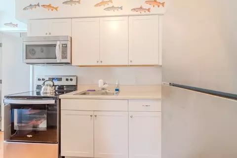 Kitchen - 5801 Lincoln Ave, Export, PA 15632 photo 6 of 12