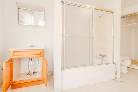 Bath - 5801 Lincoln Ave, Export, PA 15632 photo 7 of 7
