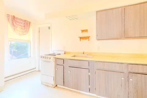 Kitchen - 5801 Lincoln Ave, Export, PA 15632 photo 10 of 12
