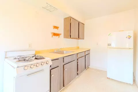 Kitchen - 5801 Lincoln Ave, Export, PA 15632 photo 11 of 12