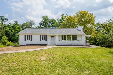 207 Grandview Dr, Mcmurray, PA 15317