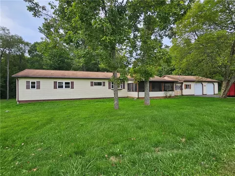 207 Calico Rd, West Sunbury, PA 16061