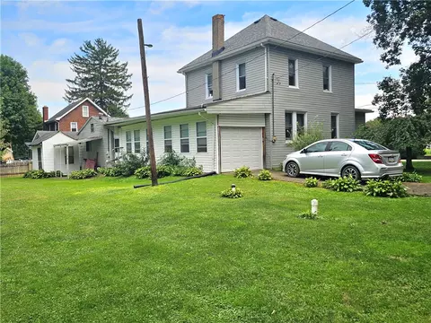 129 Riverview St, Ellwood City, PA 16117