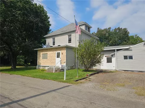 129 Riverview St, Ellwood City, PA 16117
