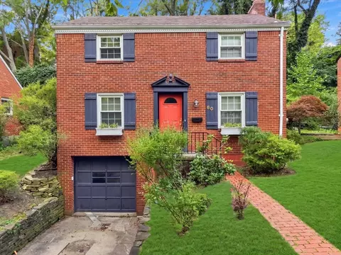 60 Iroquois Dr, Mt Lebanon, PA 15228