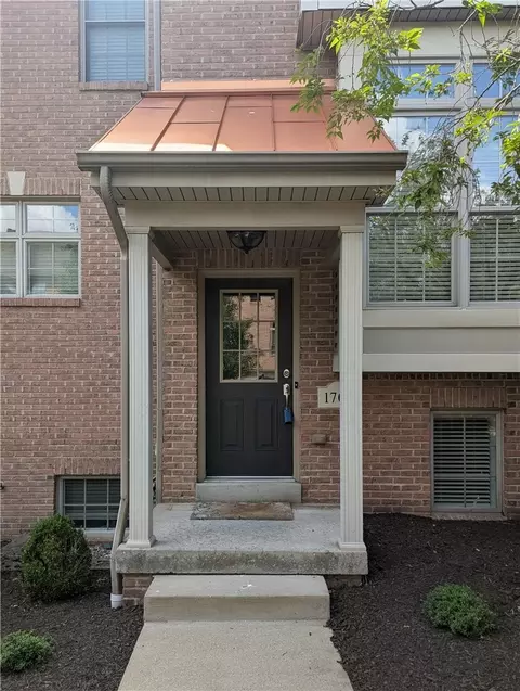 1705 Waterleaf Dr, Sewickley, PA 15143