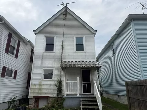 Exterior - 105 18th St, Vandergrift, PA 15690 photo 2 of 5