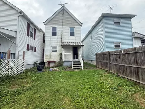 Exterior - 105 18th St, Vandergrift, PA 15690 photo 3 of 5