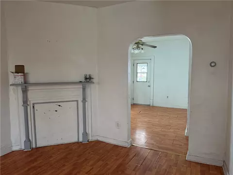 Living - 105 18th St, Vandergrift, PA 15690 photo 3 of 8