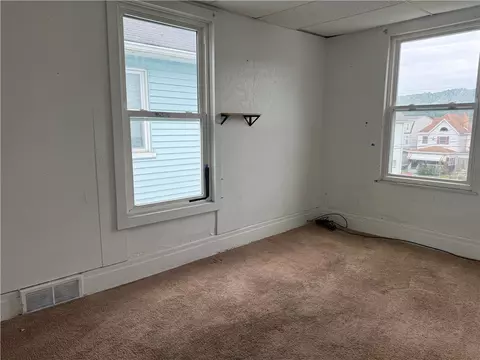 Bedroom - 105 18th St, Vandergrift, PA 15690 photo 2 of 5