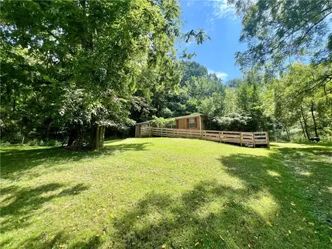 904 Court St, New Castle, PA 16101