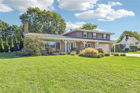 3453 Ellwood Rd, New Castle, PA 16101