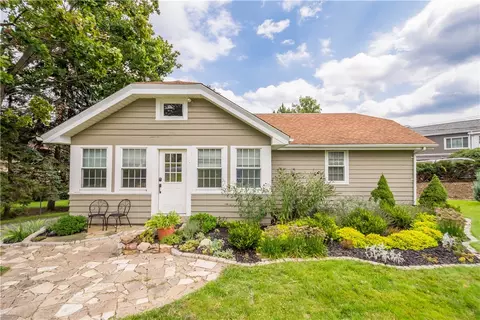 5827 Irishtown Rd, Bethel Park, PA 15102