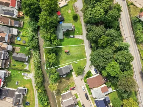 223 Lexington Ct, Carnegie, PA 15106