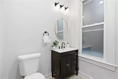 Bath - 509 End Ave, Pittsburgh, PA 15221 photo 1 of 5