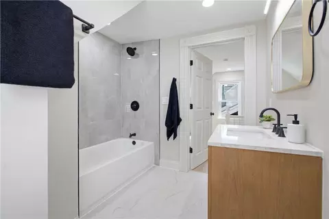 Bath - 509 End Ave, Pittsburgh, PA 15221 photo 5 of 5