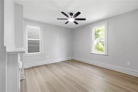 Living - 509 End Ave, Pittsburgh, PA 15221 photo 3 of 4