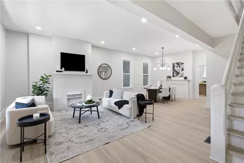 Living - 509 End Ave, Pittsburgh, PA 15221 photo 1 of 4