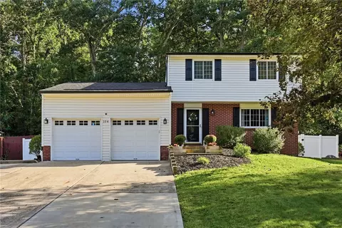 104 Valleyview Dr, Cranberry Township, PA 16066