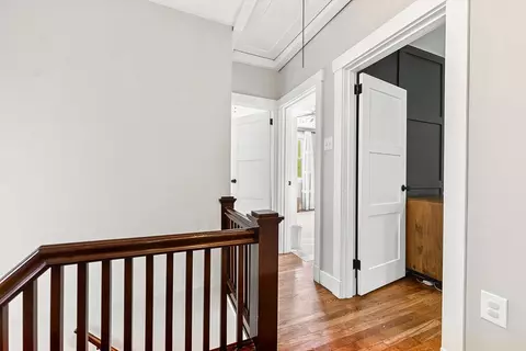 Entry Way - 456 Mapleton Ave, Pittsburgh, PA 15228 photo 4 of 4