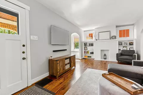 Entry Way - 456 Mapleton Ave, Pittsburgh, PA 15228 photo 1 of 4