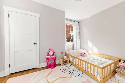 Bedroom - 456 Mapleton Ave, Pittsburgh, PA 15228 photo 4 of 4